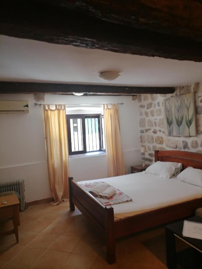 Apartments Monika Old Town Kotor Exteriör bild